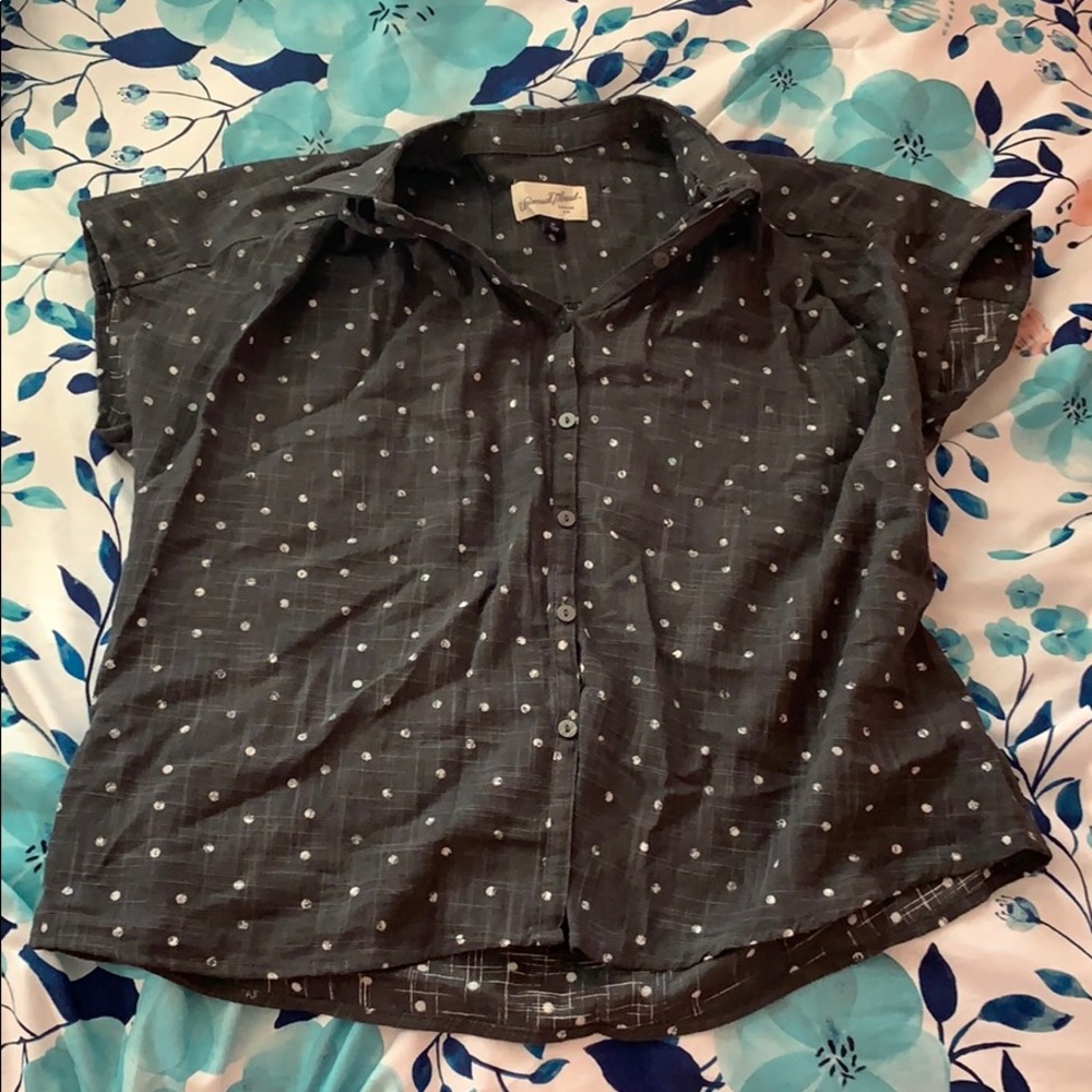 Universal threads Button Down Top